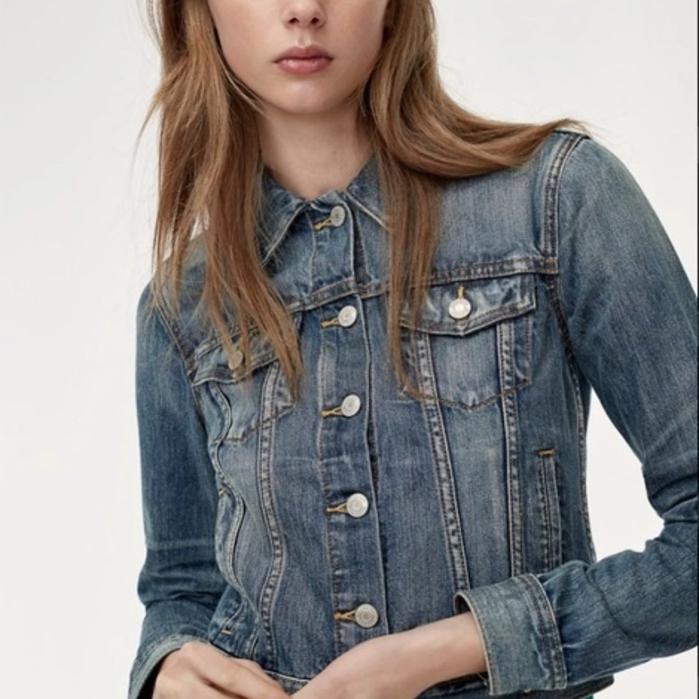 Aritzia Talula Denim Jean Jacket in Distressed Vintage Wash